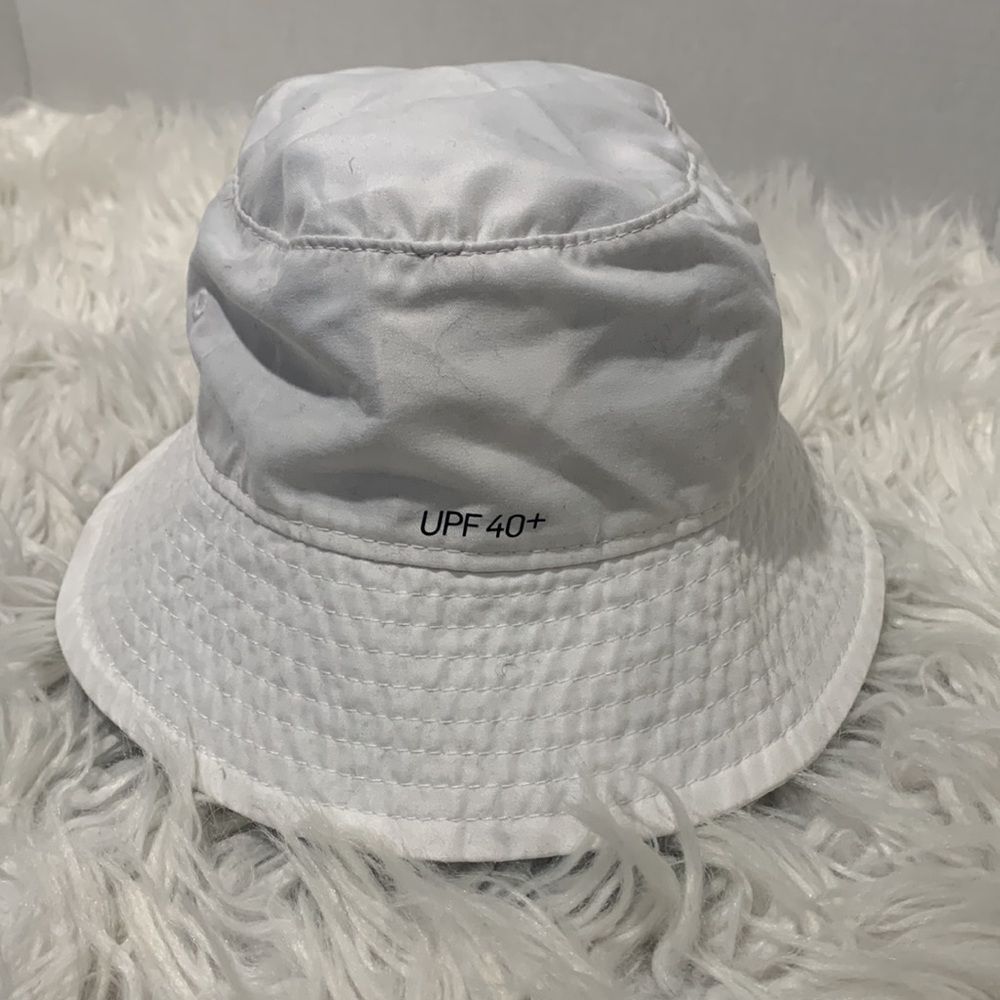 NIKE toddler bucket hat UPF40+ white embroidered logo adjustable chin strap - Picture 4 of 9
